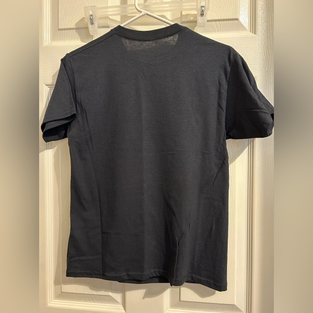 New Wednesday Black Nevermore Academy Graphic T-Shirt medium - Picture 3 of 3